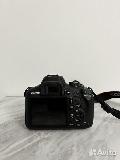 Зеркальный фотоаппарат canon 2000d