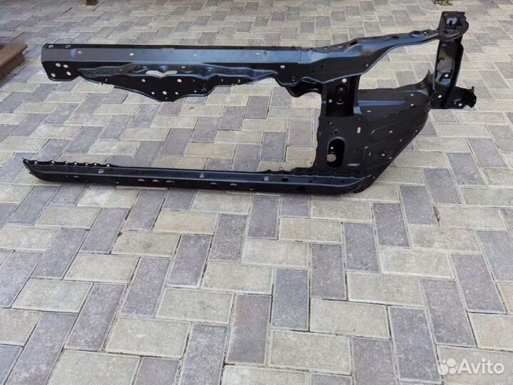 Суппорт фары Lexus Lx