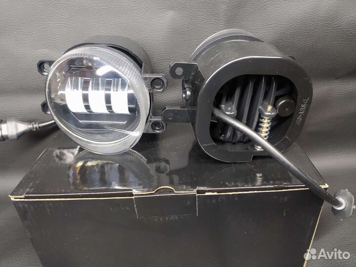 LED туманки на Toyota Corolla 150 Белый Желтый