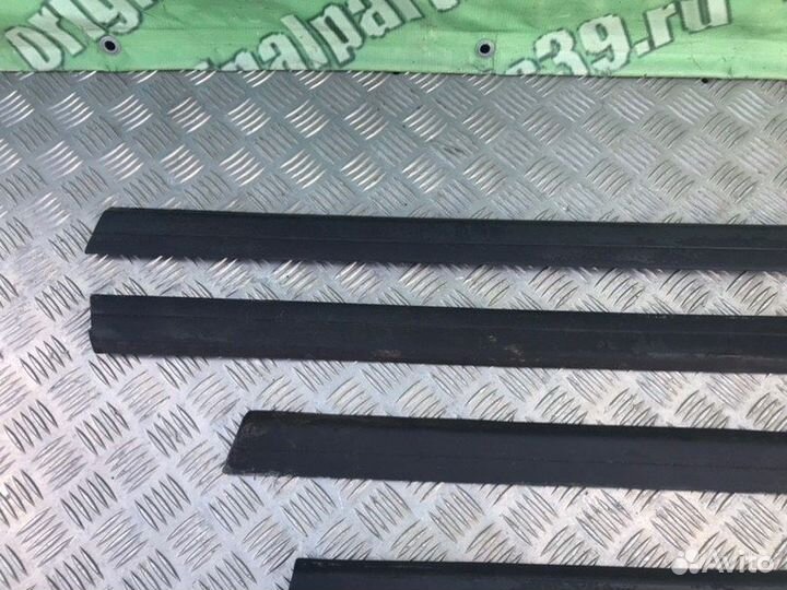 Накладки дверей Mercedes-Benz 190E W201 M102.921