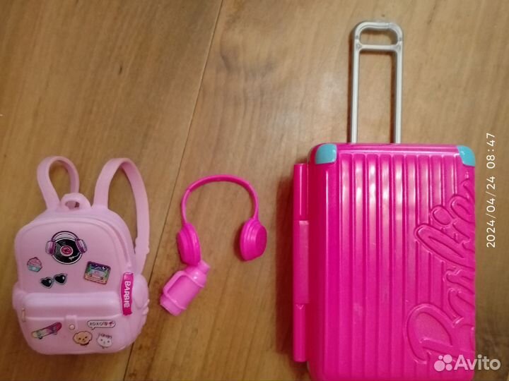 Большой кукольный домик с мебелью