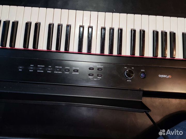 Цифровое пианино artesia P-88