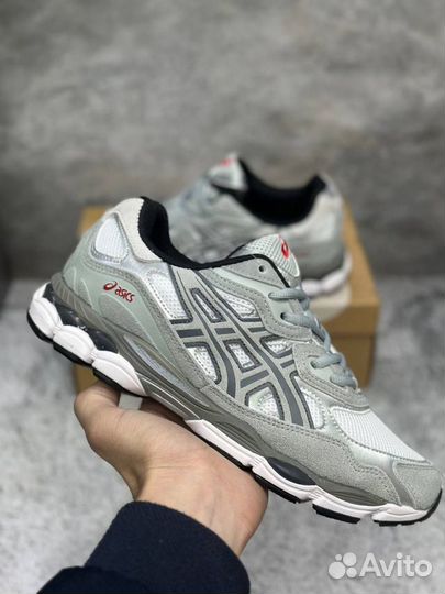 Кроссовки Asics