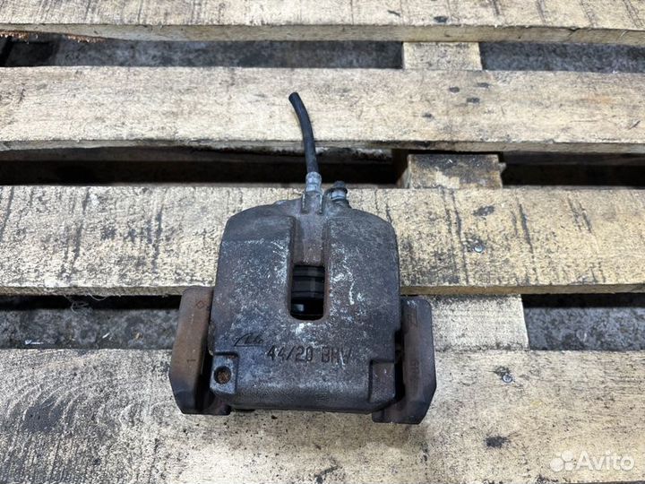 Суппорт тормозной задний правый Bmw X5 E70 N52B30