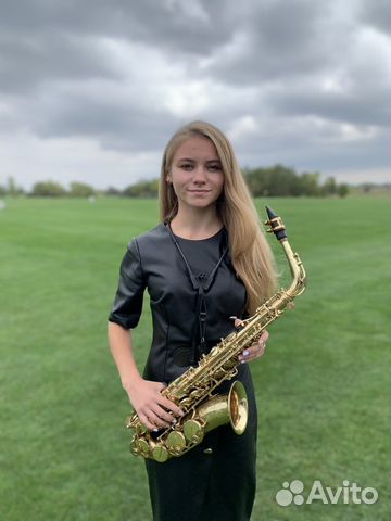 Саксофонист на мероприятие