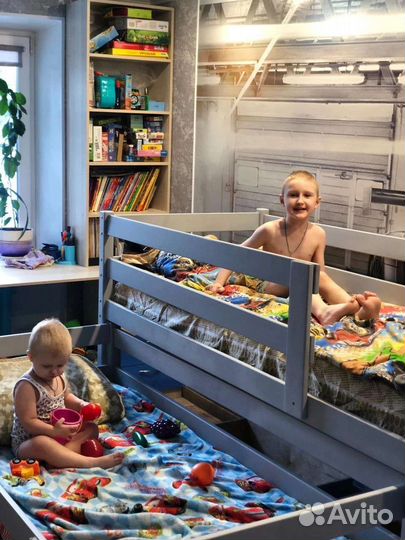 Двухъярусная кровать выдвижная (новая)