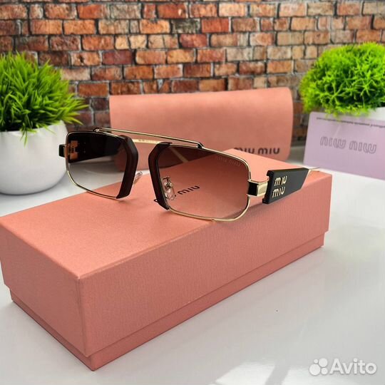 Солнцезащитные очки miu miu