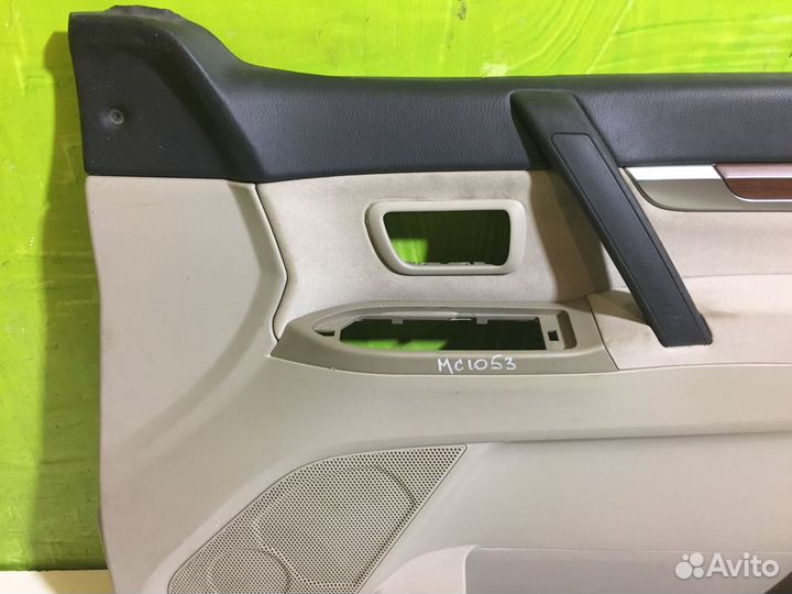 Обшивка двери передней Mitsubishi Pajero 4 Целая