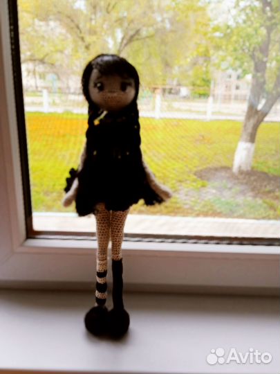 Кукла ручной работы Уэнсди Адамс