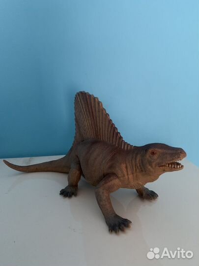 Динозавры игрушки