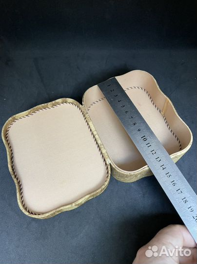 Очень красивая шкатулка из кожи и ткани