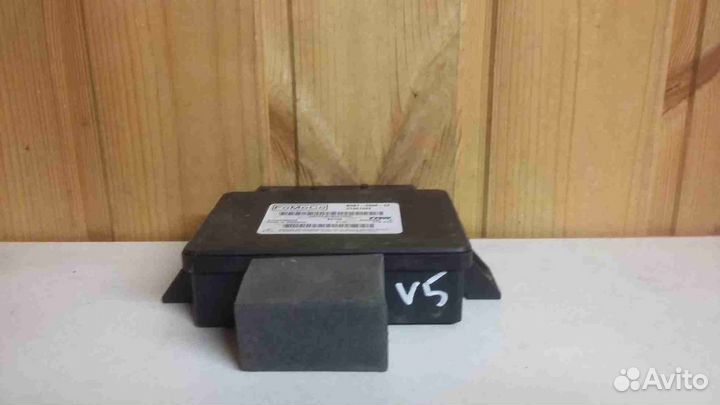 Блок управления парковочным тормозом Volvo S60 313