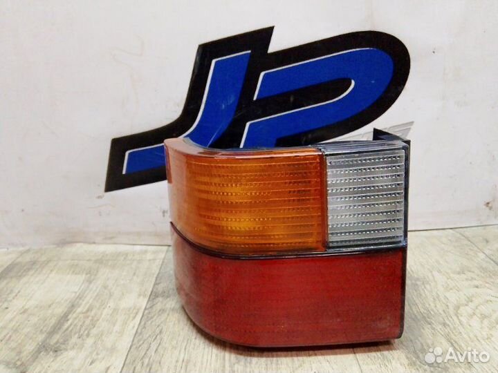 Фонарь задний левый Volkswagen Transporter