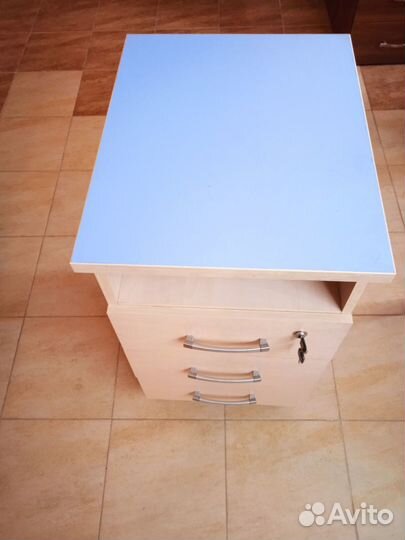 Тумбочка офисная выкатная