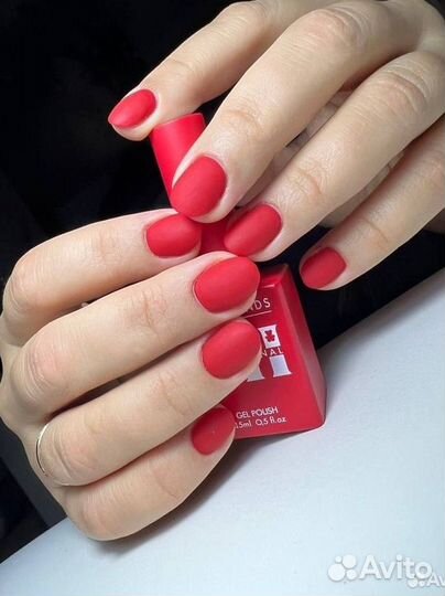 Модель на маникюр