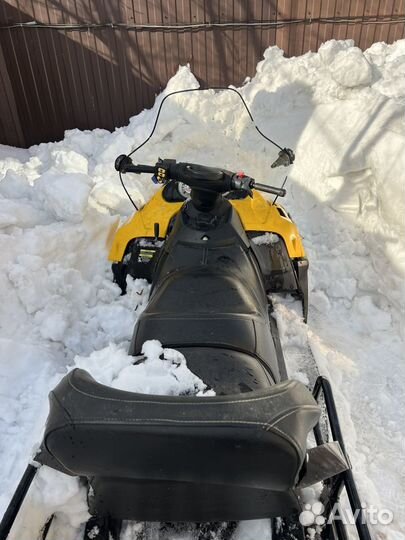 BRP Ski-Doo skandic 800