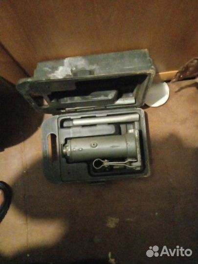 Домкрат для машина