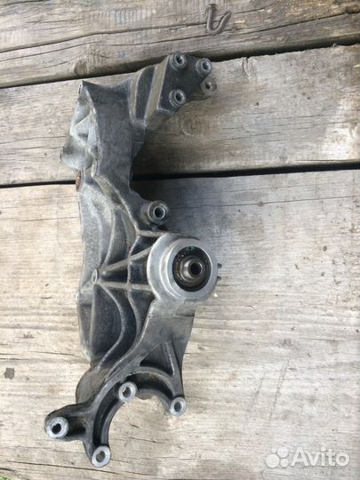 Кронштейн генератора ауди