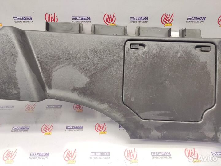 Накладка багажника нижняя правая Chevrolet Trailbl