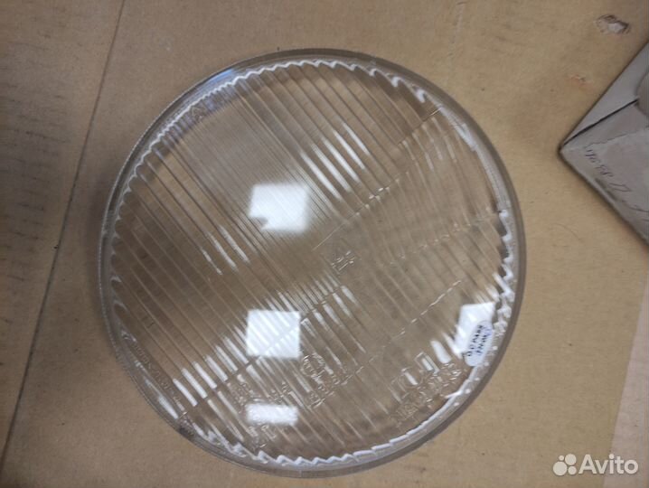 Стекло передней фары L - R golf II 1983-1991гг