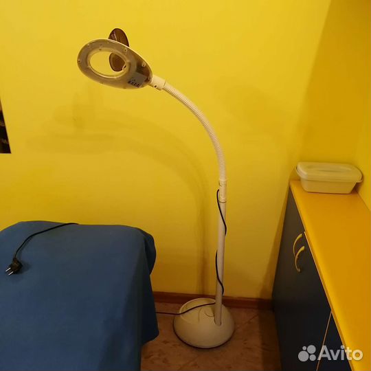 Лампа лупа напольная