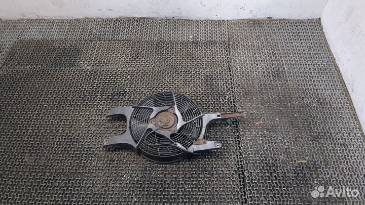 Вентилятор радиатора Nissan Elgrand, 1998