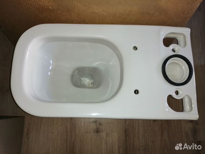 Унитаз с бачком