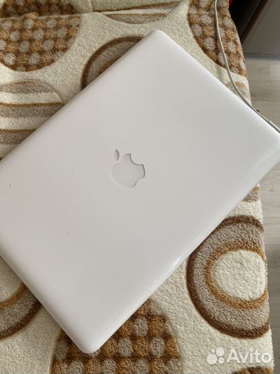 Apple MacBook 2010