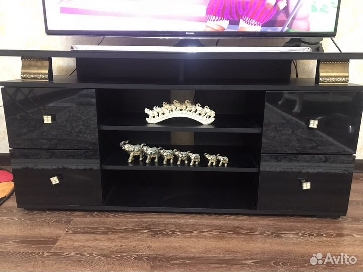 Тумба под телевизор