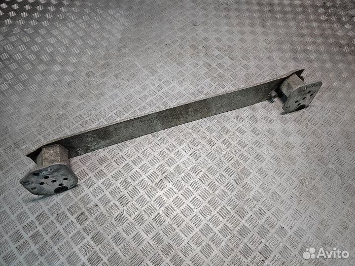 Усилитель бампера задний Peugeot 308