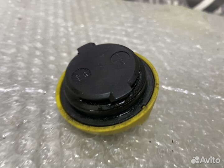 Крышка маслозаливной горловины Opel Astra H Астра