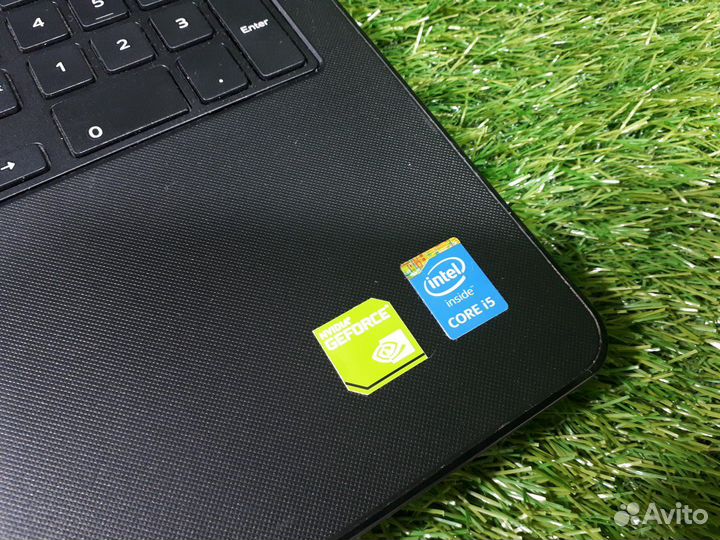 Шикарный dell на i5-5200 + SSD + GeForce 920M 2 гб