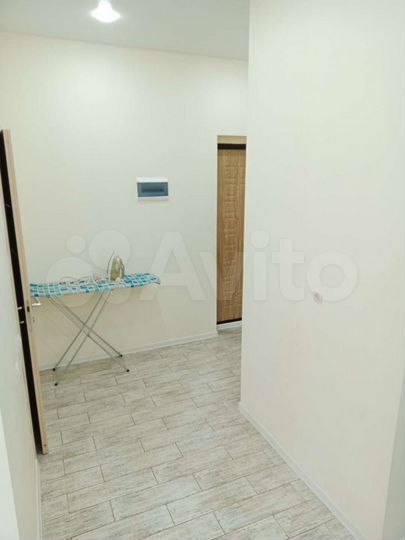 2-к. квартира, 42 м², 3/3 эт.