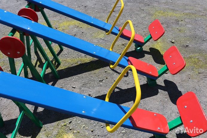 Детские качели уличные