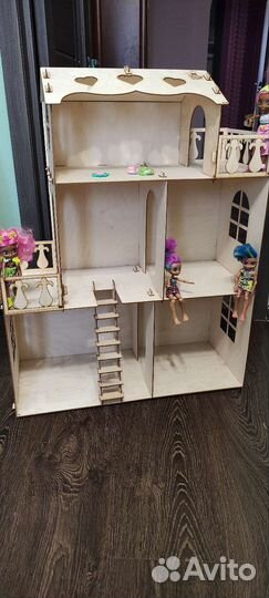 Большой кукольный домик