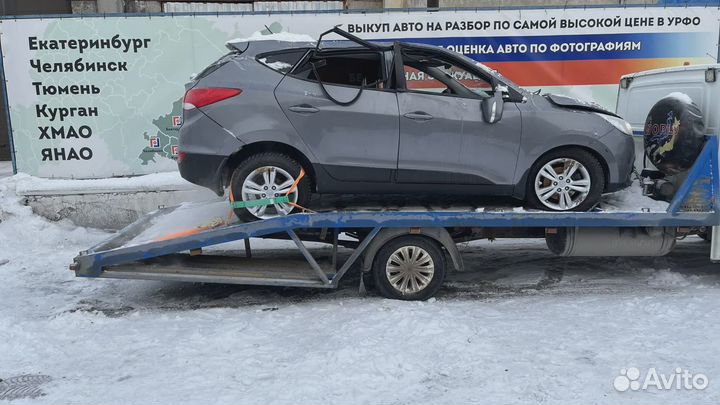 Фонарь задний наружный левый Hyundai ix 35 92401-2