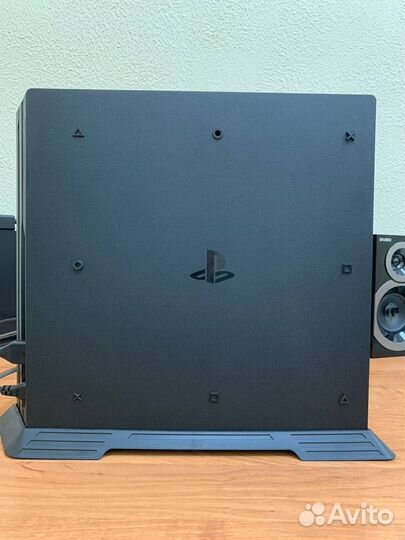 Продам PlayStation 4 Pro