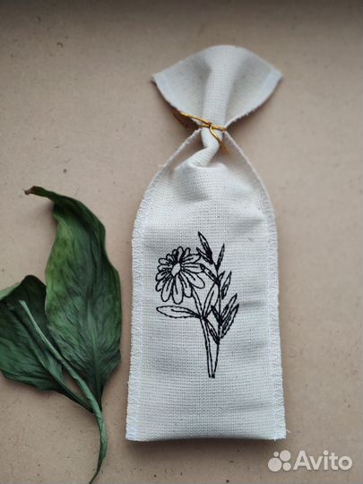 Упаковка с вышивкой