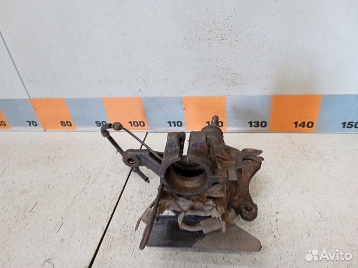 Кулак поворотный передний правый Citroen C5 DE 2.0