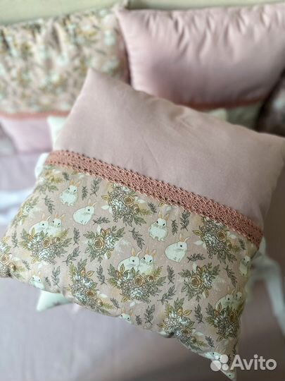 Бортики в детскую кроватку для девочки