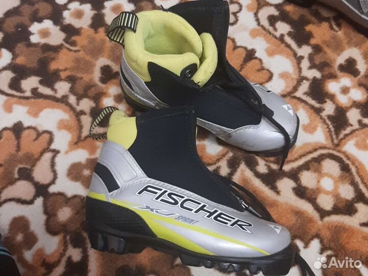 Лыжные ботинки