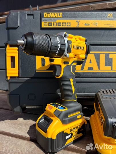 Шуруповерт dewalt 18v новый