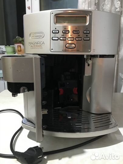 Кофемашина delonghi magnifica