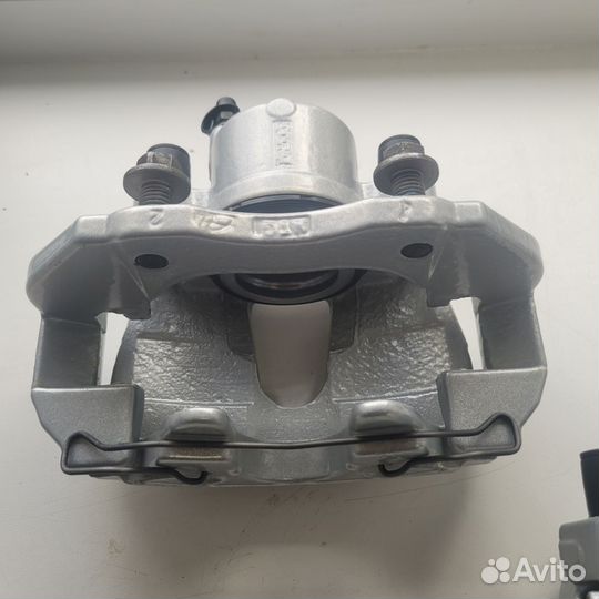 Суппорт тормозной передний Форд Фокус 2