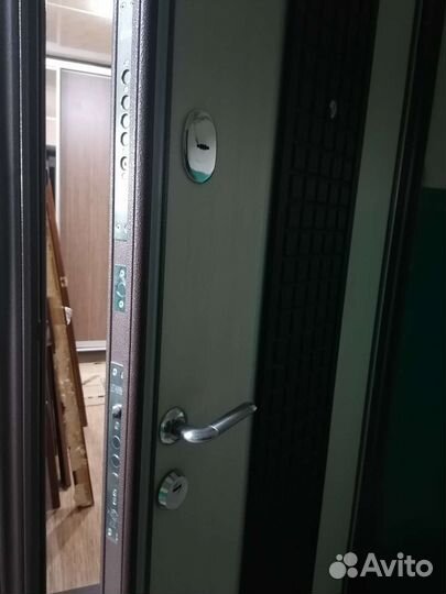 Дверь входная металлическая