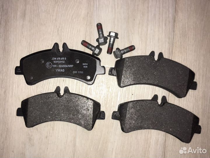 Тормозные колодки задние VW Crafter jzw698451p