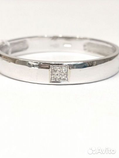 Обручальное кольцо с природным камнем Золото