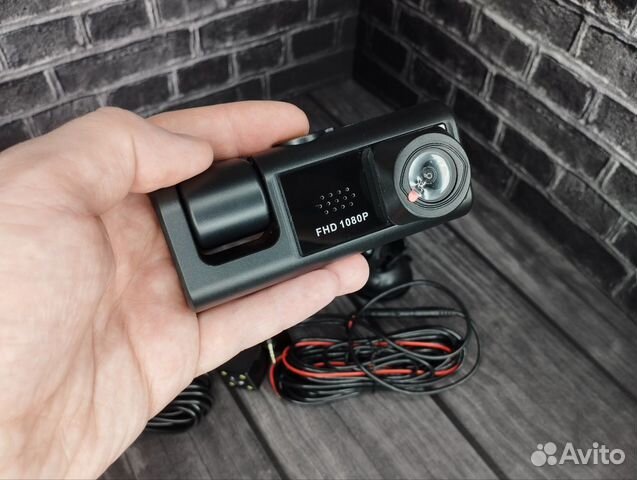 Видеорегистратор с 3 камерами