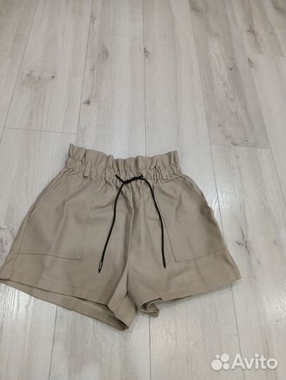 Кожаные шорты