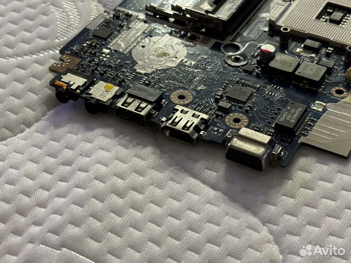 Материнская плата P5WE0 LA-9601P (GT540 2G)